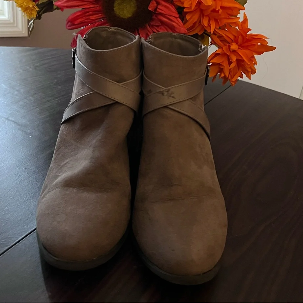 Grey Booties - Picture 4 of 4